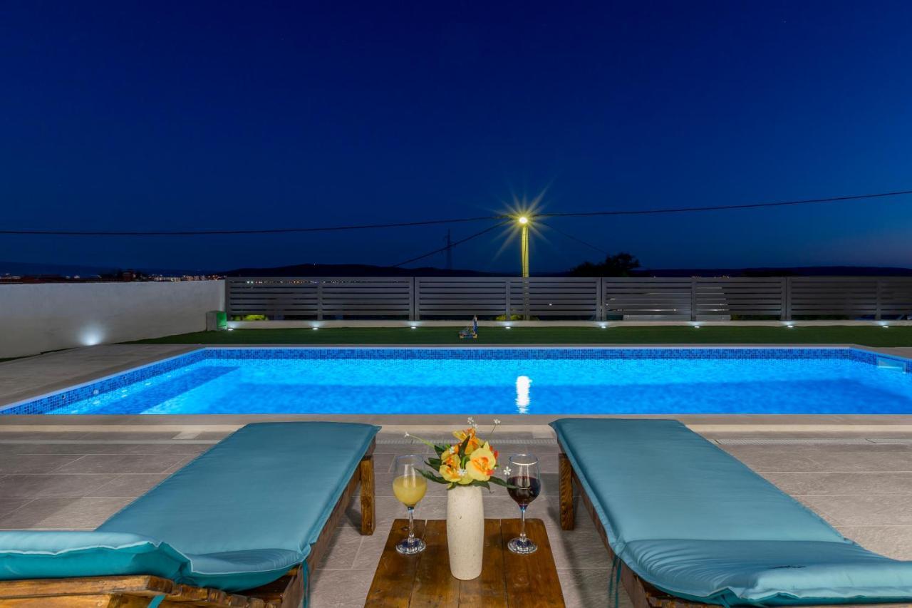 Luxury Villa La Nonna Ana - Heated Pool, Sea View, Near Split Каштела Экстерьер фото